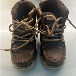 London Fog Brown Leather Boots with Moccasin Design